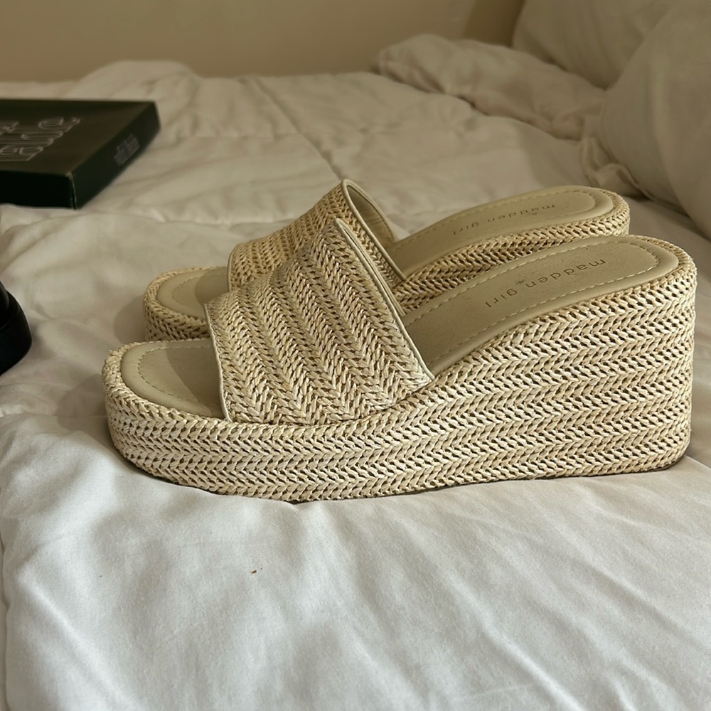 Platform sandals